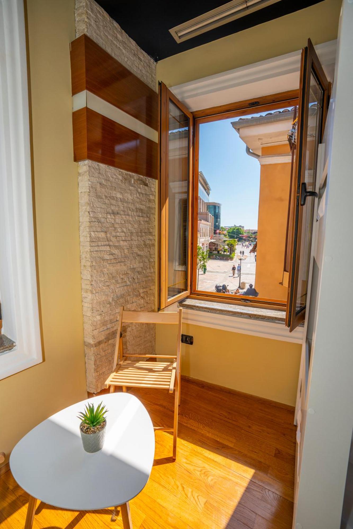 Terrace Hostel & Lounge Bar Szkodra Zewnętrze zdjęcie